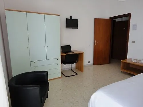 ***  Hotel Riviera Бари Италия