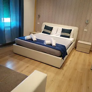  Gazde/Camere de închiriat Fiera Italia
